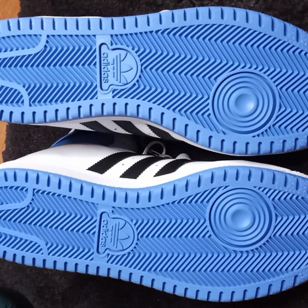 Adidas - Picture 6 of 7